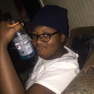 Meet your Posher, Kenisha